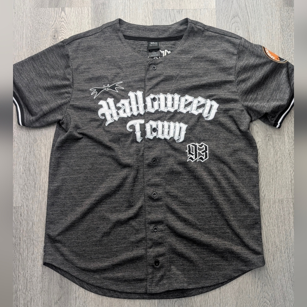 Disney Halloween Town Gray Button-Up Jersey. The nightmare before Christmas.